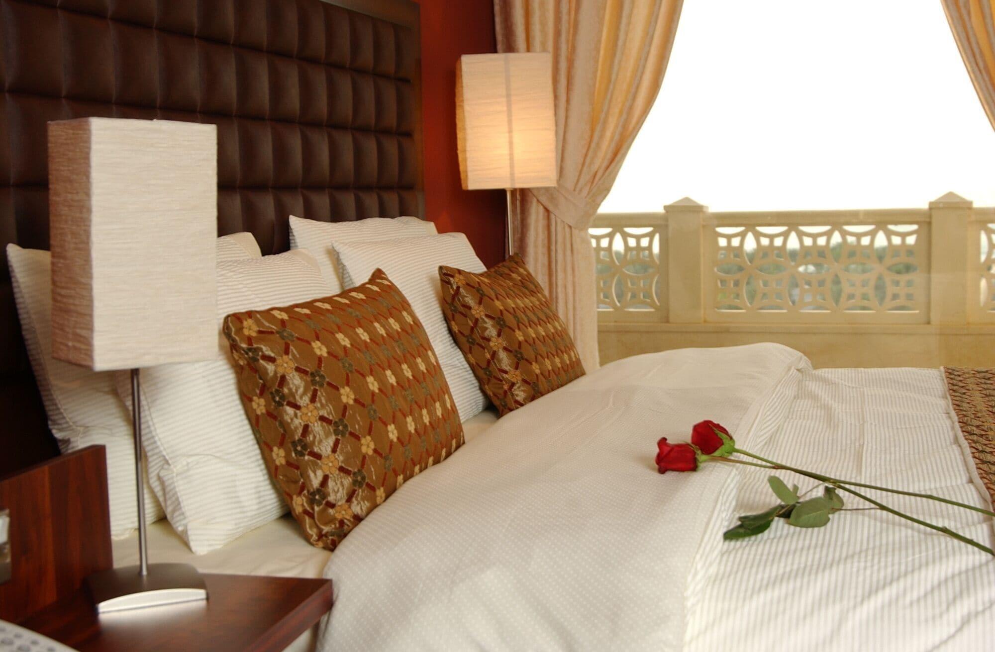 Spice Hotel Kuwait City Exteriör bild
