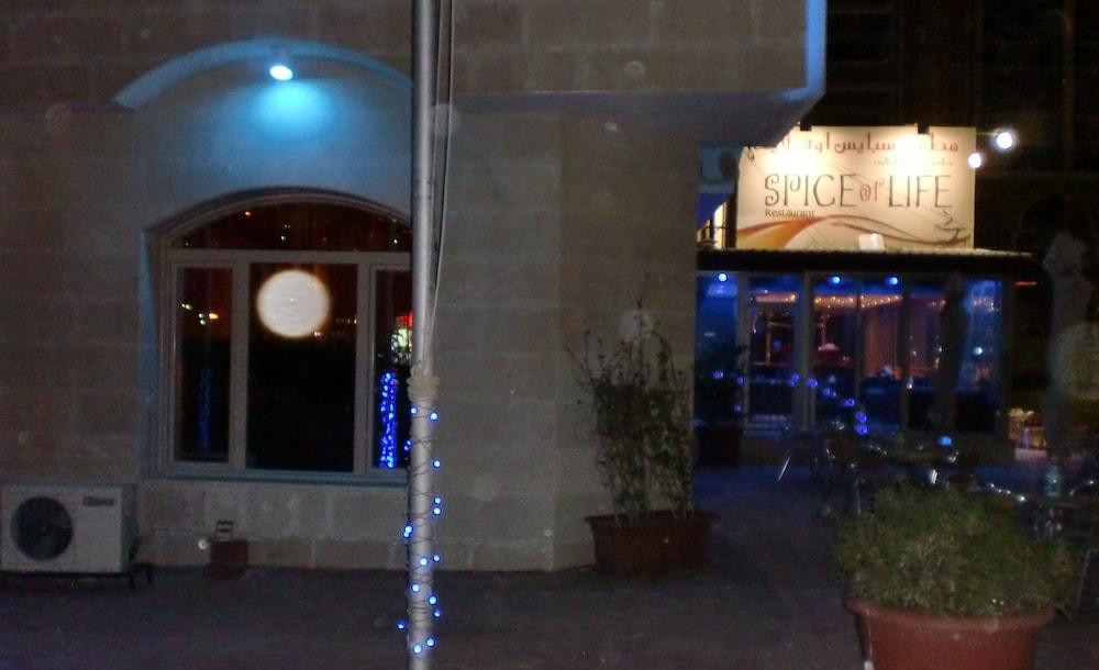 Spice Hotel Kuwait City Exteriör bild