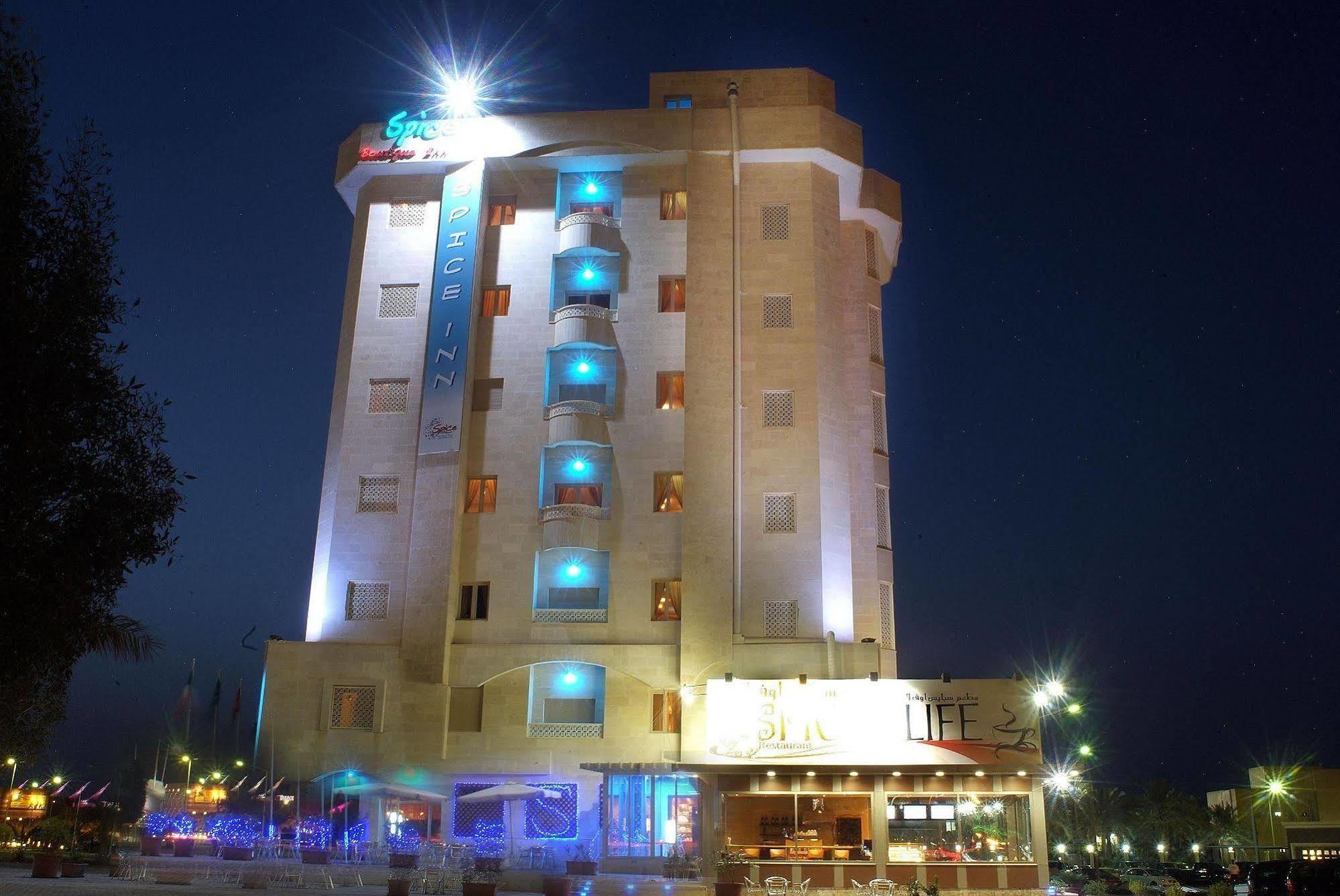 Spice Hotel Kuwait City Exteriör bild